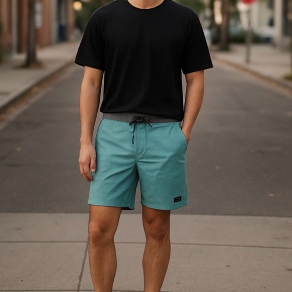 O'Neill Other - O’Neill - Board Staple Cruzers Above the Knee Shorts, Size 33, NWT
